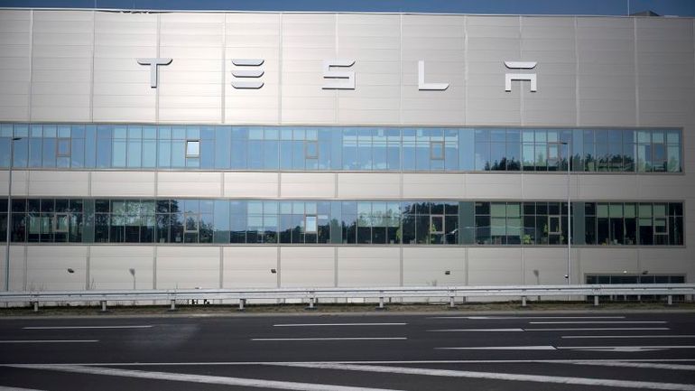 Arsonists Target Tesla's Berlin Factory, Disrupting Power Supply