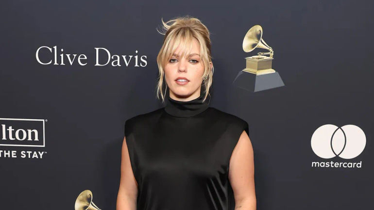 Renee Rapp Delays Two U.K. Performances Due to Lingering Illness: Struggling to Recover