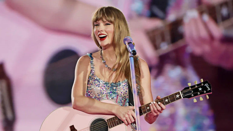 Taylor Swift Delights Fans with Unexpected Song Mash-Up at Singapore Show