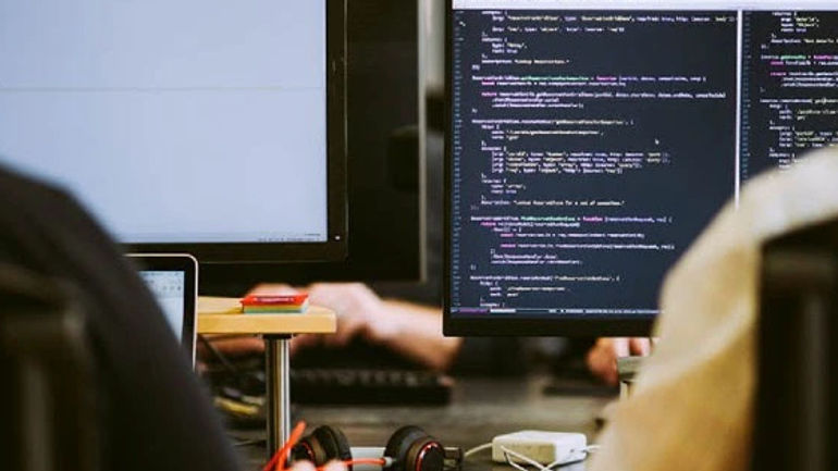 Sức Mạnh Của Trí Tuệ Nhân Tạo: Bạn Đồng Hành Hay Kẻ Thù?