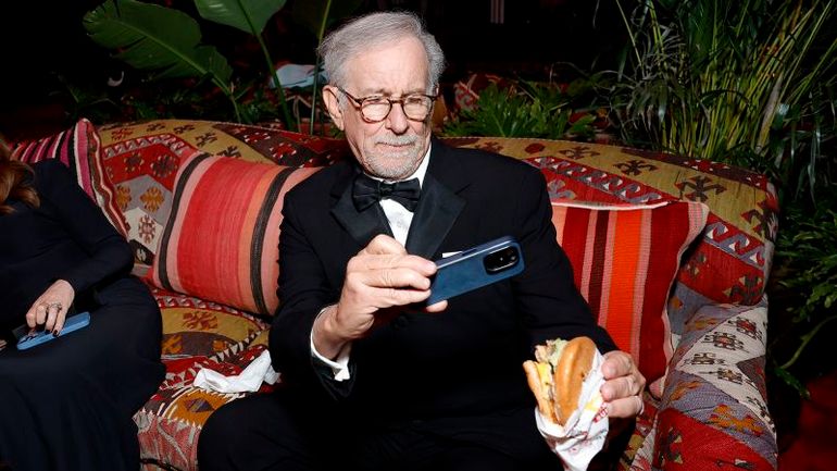 Celebrities Celebrate in Style at the Glamorous Vanity Fair Oscars Party