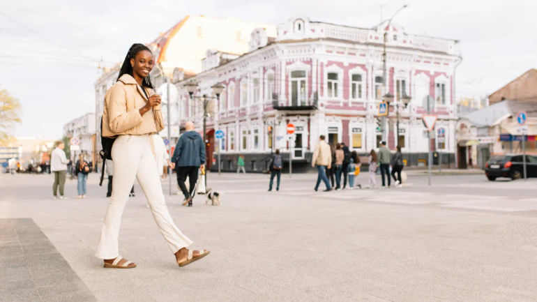 Discover the Vibrant Tory Burch Sandals to Elevate Your Spring Wardrobe