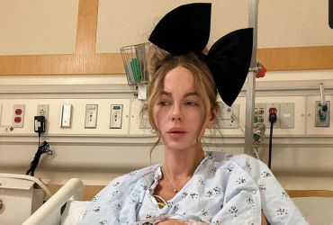 Kate Beckinsale Updates Fans From Hospital Stay Following Treatment