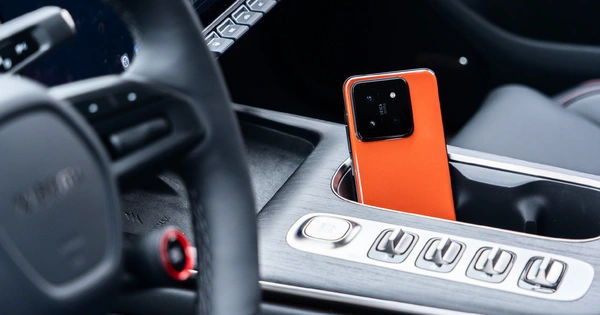 Khám phá sức hút của Xiaomi 14 màu 'Cam Dung Nham' mới