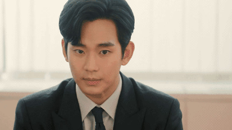 Nữ Hoàng Nước Mắt: Người hùng Vincenzo và câu chuyện gia tộc họ Hong