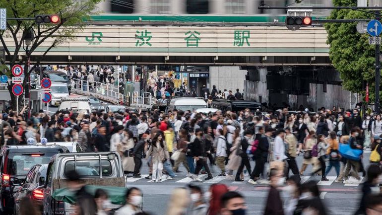 Potential Future Scenario: Will All Japanese People Share the Surname 'Sato' by 2531?