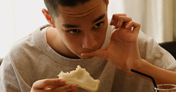 Bí mật đằng sau việc không cảm thấy đói sau khi thức dậy