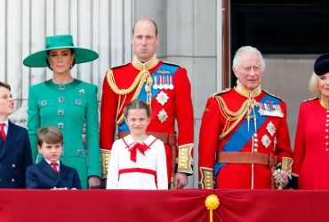 Royal Family Faces Major Crisis Comparable to King Edward's Abdication, Expert Warns