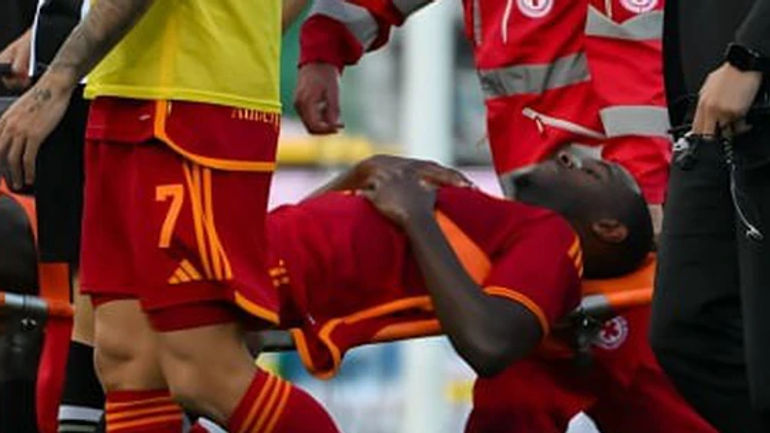 Những Sự Cố Về Sức Khỏe Của Cầu Thủ Trên Sân Cỏ: Bài Học Đắt Giá