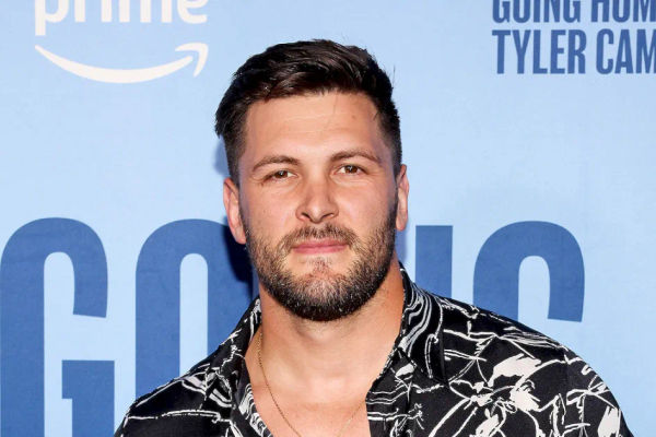 &lsquo;Vanderpump Rules&rsquo; Star Brock Davies Celebrates Heels: Embracing Style