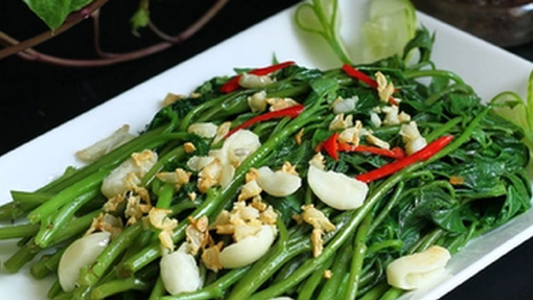 Những Siêu Thực Phẩm Việt Nam: Lá Tía Tô và Rau Khoai Lang