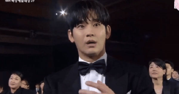 Bí Mật Hậu Trường Baeksang 2024: Những Khoảnh Khắc Hài Hước của Sao Hạng A