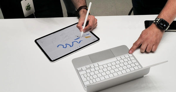 Sức Mạnh Tuyệt Vời của Apple Pencil Pro và Magic Keyboard cho iPad Pro OLED 2024