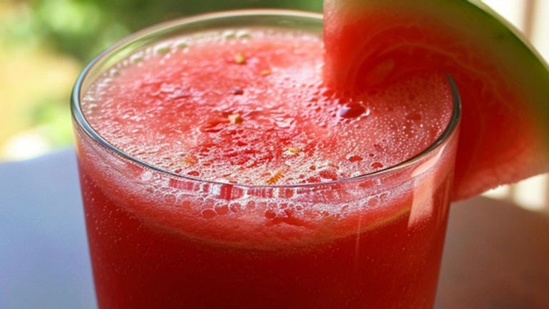 7 Loại Quả và 5 Loại Rau Chống Tia Cực Tím Cho Làn Da Trẻ Trung Mỗi Ngày