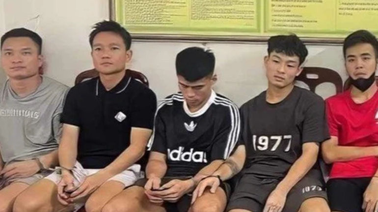 Bí ẩn đằng sau vụ việc 5 cầu thủ và 5 cô gái sử dụng ma túy trong khách sạn