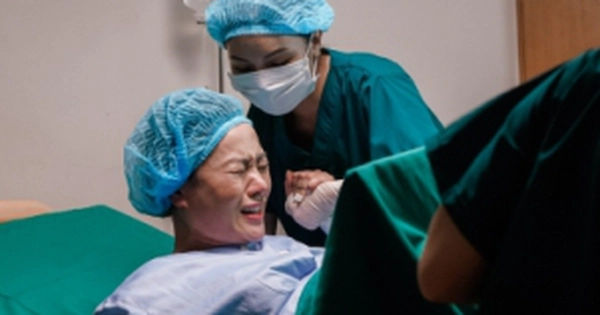 Phương Oanh - Mỹ Nhân Vạn Sắc Chưa Kể