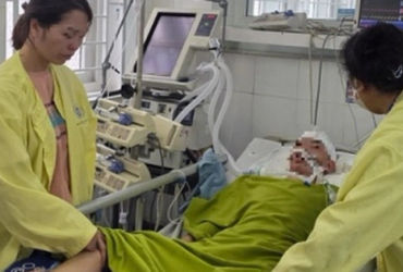 Hành Trình Hy Vọng: Chuyện Kể Về Sức Khỏe của Nam Sinh Bị Đánh Chấn Thương Sọ Não