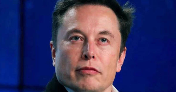 Elon Musk và Sứ Mệnh Du Hành Thời Gian của Tesla