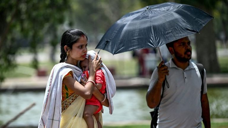 Delhi, India Hits Record High Temperatures Leading to Water Rationing
