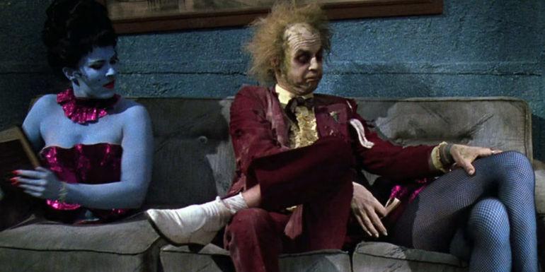 Beetlejuice flirting with a dead woman