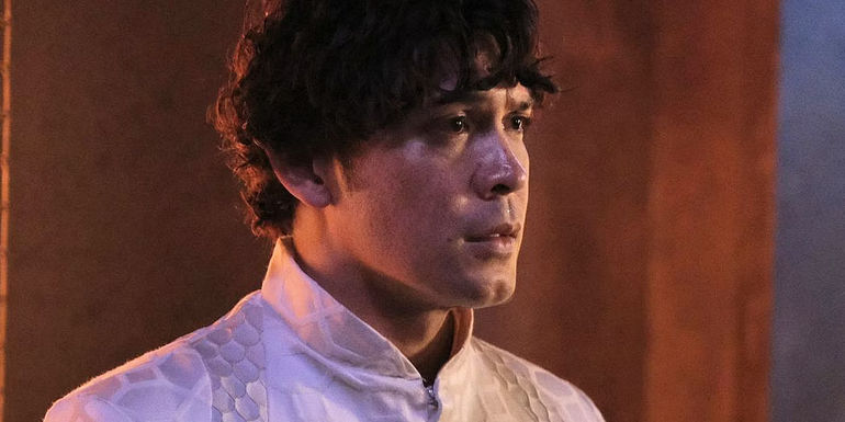 Bellamy in his new Disciple wear in The 100 season 7