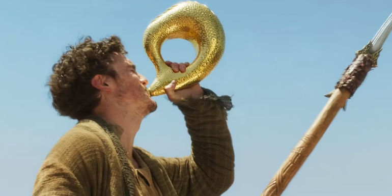 Mat blows the Horn of Valere In Wheel of Time season 2.
