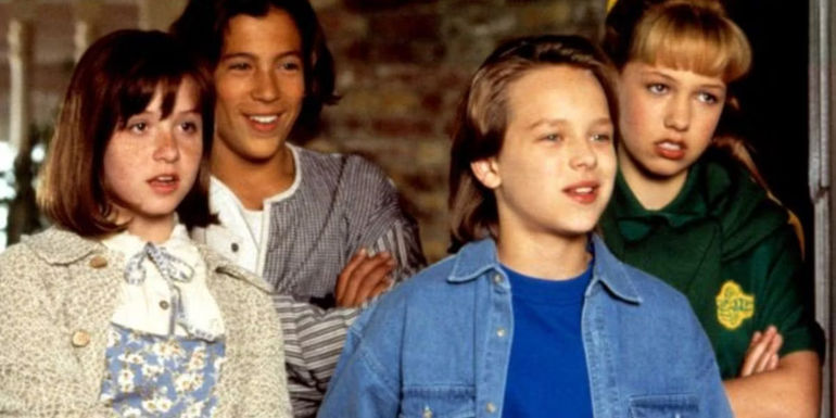 The kids in Camp Nowhere (1994) in the cabin