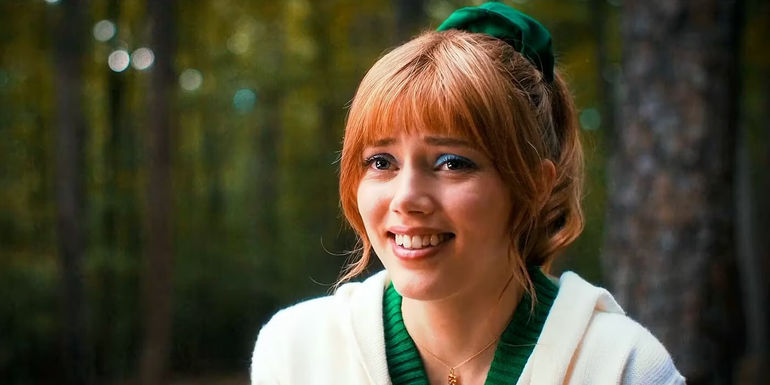 Grace Van Dien as Chrissy in her cheerleader outfit in Stranger Things