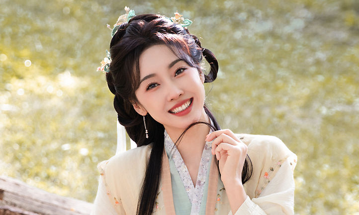 Tuyên Lộ - Nữ Diễn Viên Đa Tài và Cuốn Hút