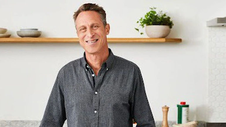 Bật mí: Bí kíp hạnh phúc và trường thọ của bác sĩ U70 khiến ai cũng ngỡ ngàng