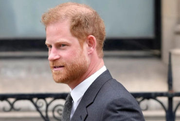 Hoàng tử Harry phải chịu trái tim Hoàng gia Anh bị xóa