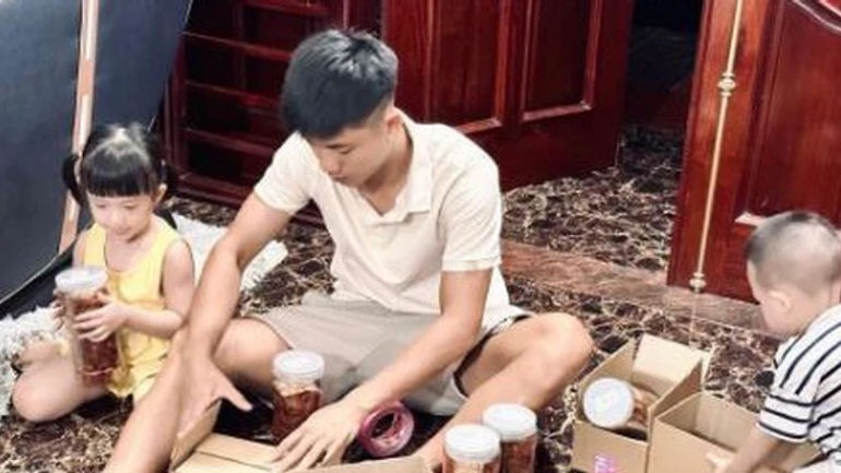 Phan Văn Đức - Chàng trai biến thành người chồng lý tưởng, chiều vợ thấu lòng