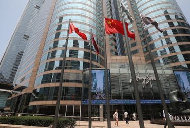 Hong Kong Stocks Plunge Amidst China Property Crisis and Mounting US Rate Fears - Critical Insights Inside!