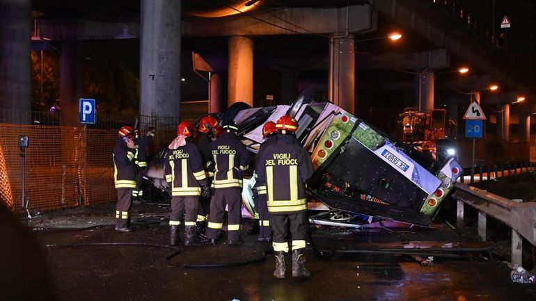 Tragic Accident Claims Lives of 21 Passengers in Devastating Bus Crash near Venice