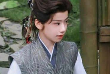 Cuộc sống của anh chàng Sao nhí 12 tuổi khiến người xem trầm trồ, không ai ngờ vì quá đẹp trai và cao lớn!