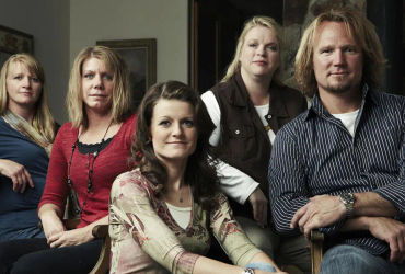 Kody Brown's Complex Relationships: Unveiling the Latest Dynamics with his Sister Wives - Meri, Janelle, Christine, and Robyn