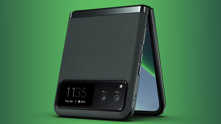 Unveiling Moto Razr: The Ultimate Foldable Innovation at an Unbeatable Price in North America!
