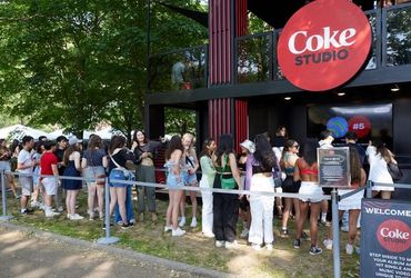 Unleashing the Power of Machine Learning: How Momentum Revolutionizes the Experiential Landscape