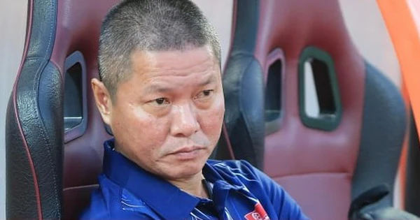 Lộ diện tin sốc từ HLV Chu Đình Nghiêm: VAR cần nhiều góc máy hơn để tránh lãng phí thời gian kiểm tra