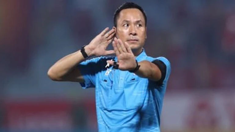 VAR trong V-League: Nâng cao chất lượng trận đấu và giải trí!