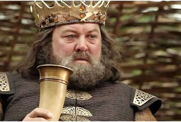 Decoding Robert Baratheon's Warhammer in Game of Thrones