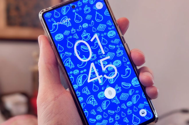 How to Make Emoji Wallpaper for a Google Pixel Phone