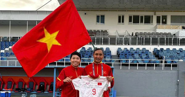 Tâm thư cảm động của thủ môn ĐT nữ Việt Nam khi chia tay HLV Mai Đức Chung