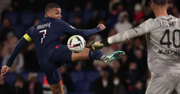 PSG nổi bật với hàng tấn công đẳng cấp, dẫn đầu Ligue 1