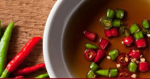 7 lợi ích và 2 tác hại tiềm ẩn của nước mắm