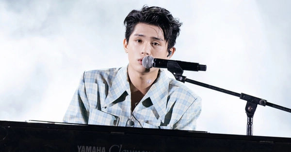 Grey D tự thể hiện bản tình ca về crush khiến MXH phát sốt, fan bật khóc ngay trong buổi trình diễn!