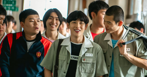 Mỹ nam U40 đốn tim trẻ gây ấn tượng trong vai học sinh, khiến dàn bạn diễn trẻ trung kinh ngạc