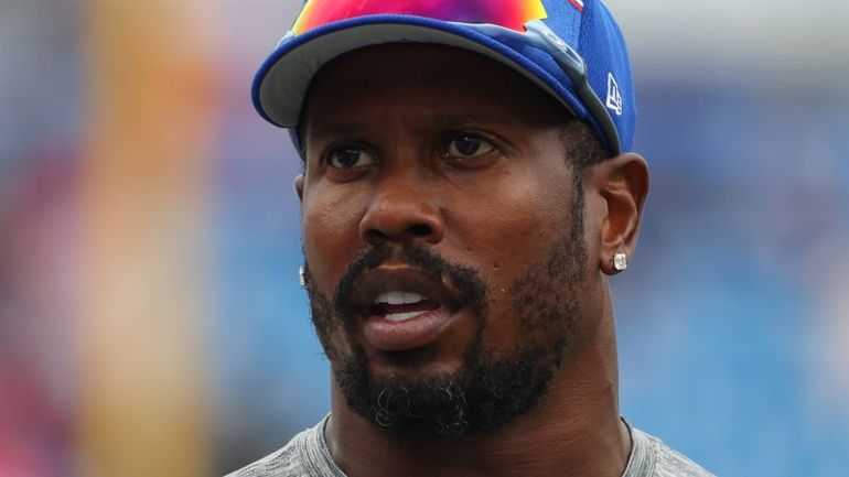 Arrest warrant issued for Denver Broncos linebacker Von Miller
