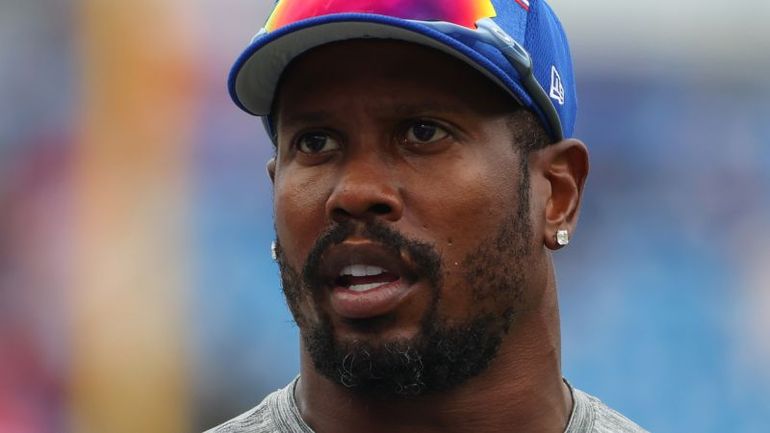 Arrest warrant issued for Denver Broncos linebacker Von Miller