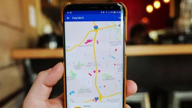 Tìm kiếm WiFi miễn phí dễ dàng với Facebook